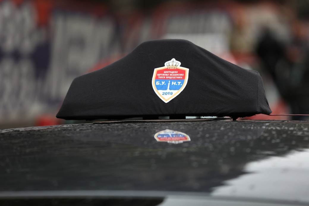 Beograd - Protest taksista od 13 do 15h