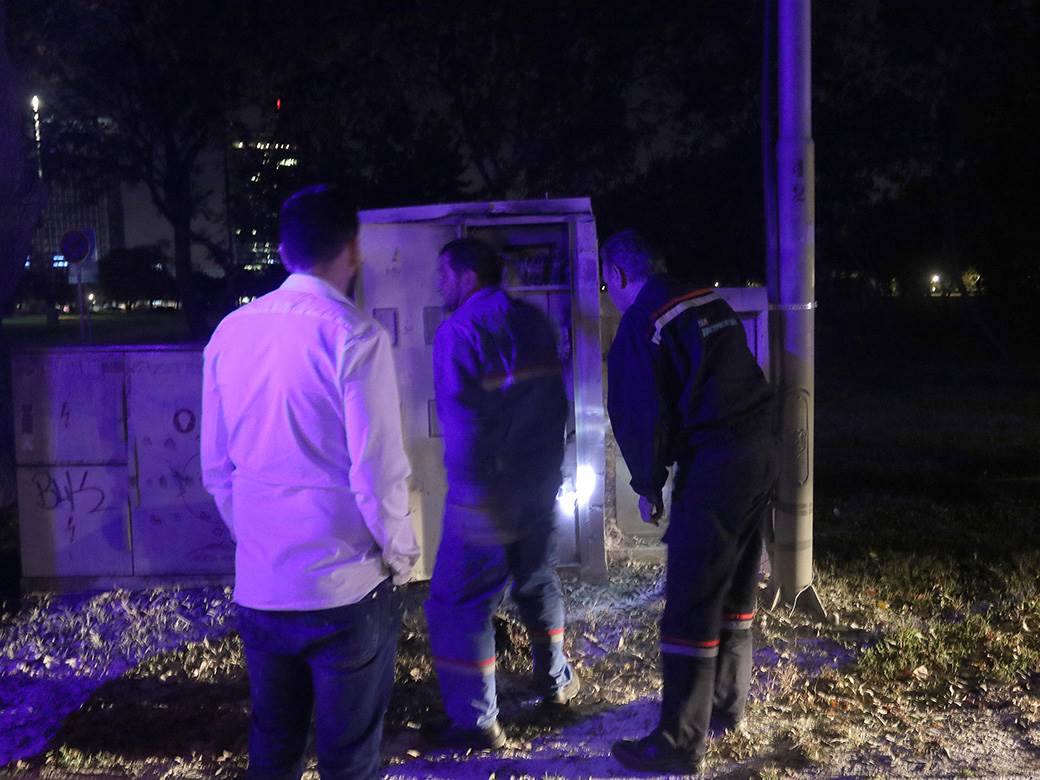 Splav Konzulat zapaljena trafo stanica u blizini splava