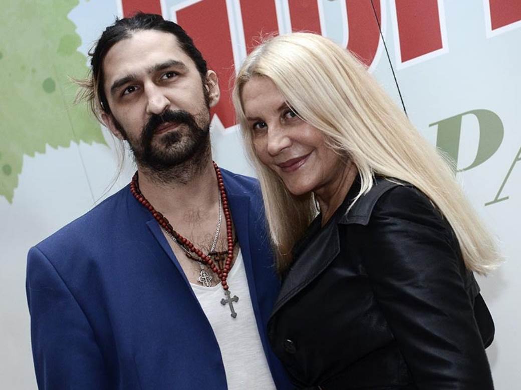 Poznate kuguarke Javne ličnosti u braku sa mlađim muškarcima 