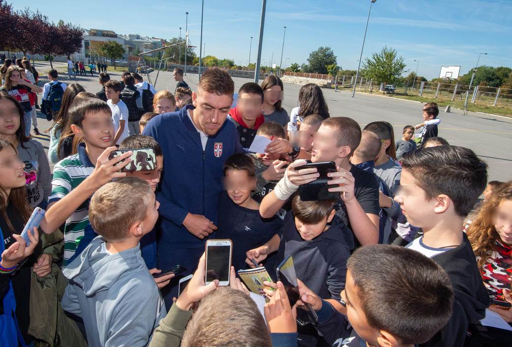 Dušan Tadić Nemanja Miletić Milan Pavkov u školi