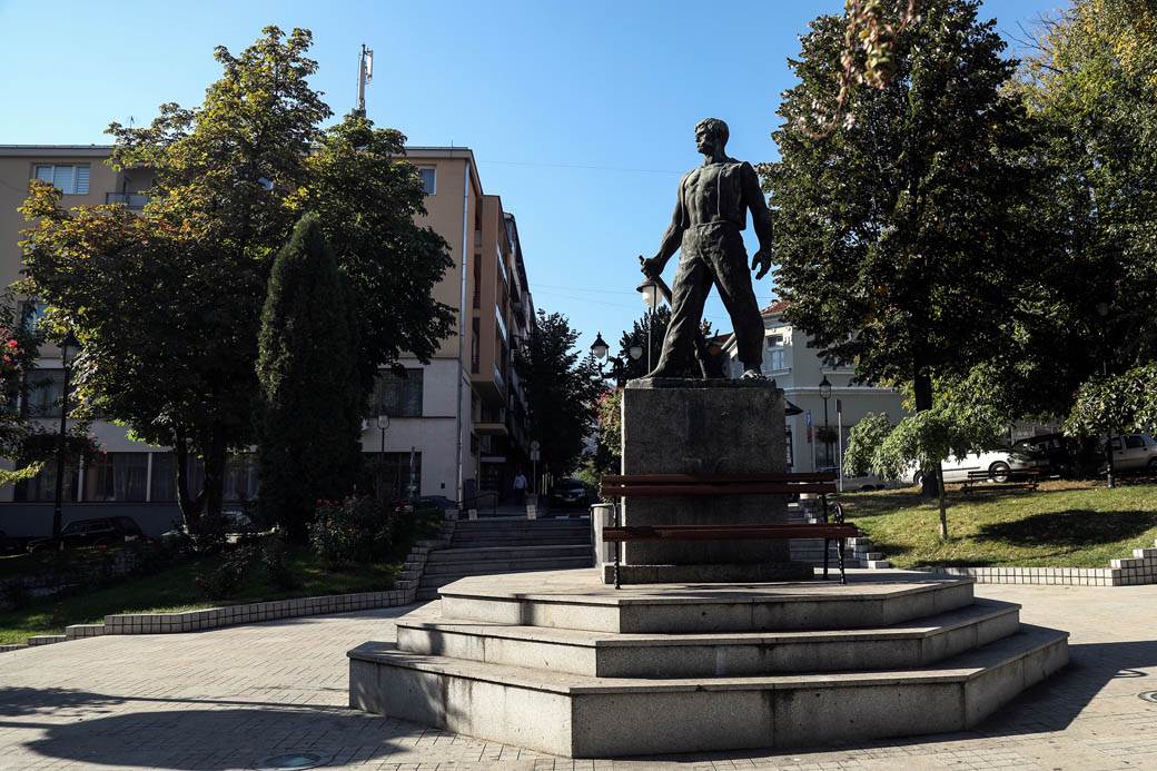 Mondo na Kosovu, reportaža iz Kosovske Mitrovice, 2019: Bez pičvajza i Rajko Delibašić