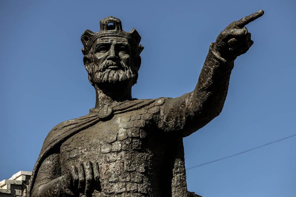 Mondo na Kosovu, reportaža iz Kosovske Mitrovice, 2019: Bez pičvajza i Rajko Delibašić