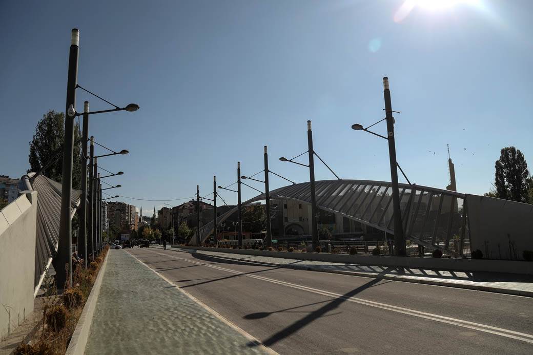 Mondo na Kosovu, reportaža iz Kosovske Mitrovice, 2019: Bez pičvajza i Rajko Delibašić