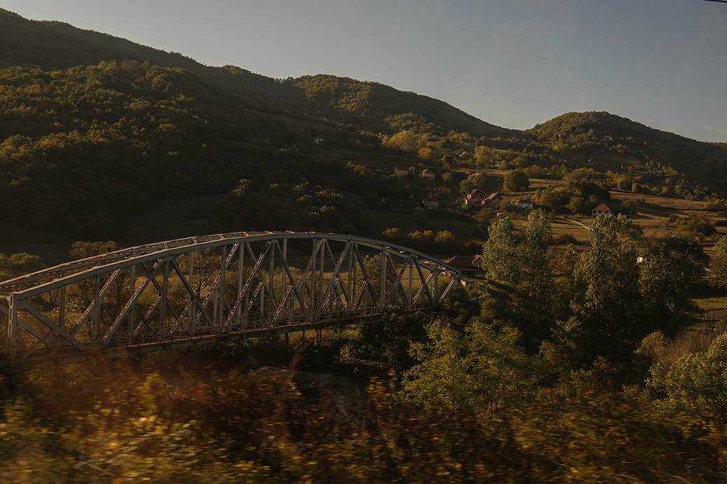 Mondo na Kosovu, reportaža iz Kosovske Mitrovice, 2019: Bez pičvajza i Rajko Delibašić