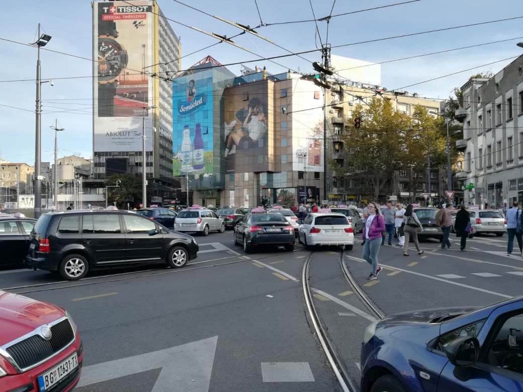 Protest taksista - danas idu u šest kolona do Vlade