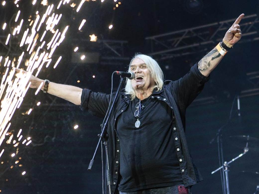 Bori Čorbi cepali majicu na koncertu, obezbeđenje ga ubolo u rame