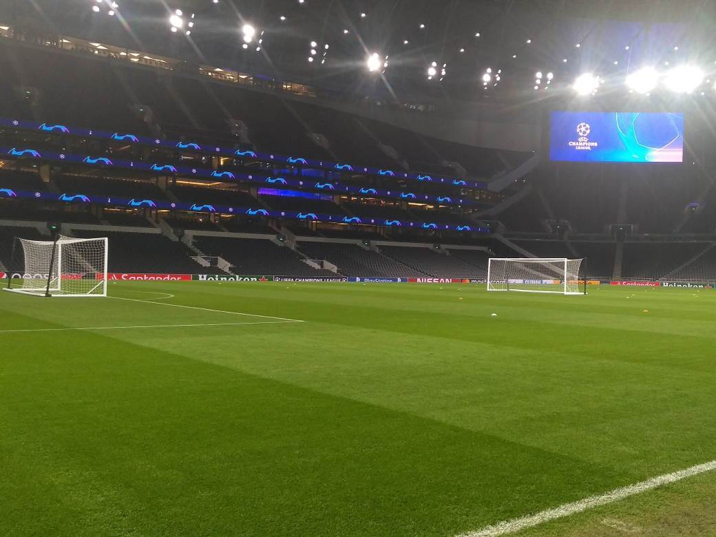 MONDO na stadionu Totenhema (VIDEO, FOTO)