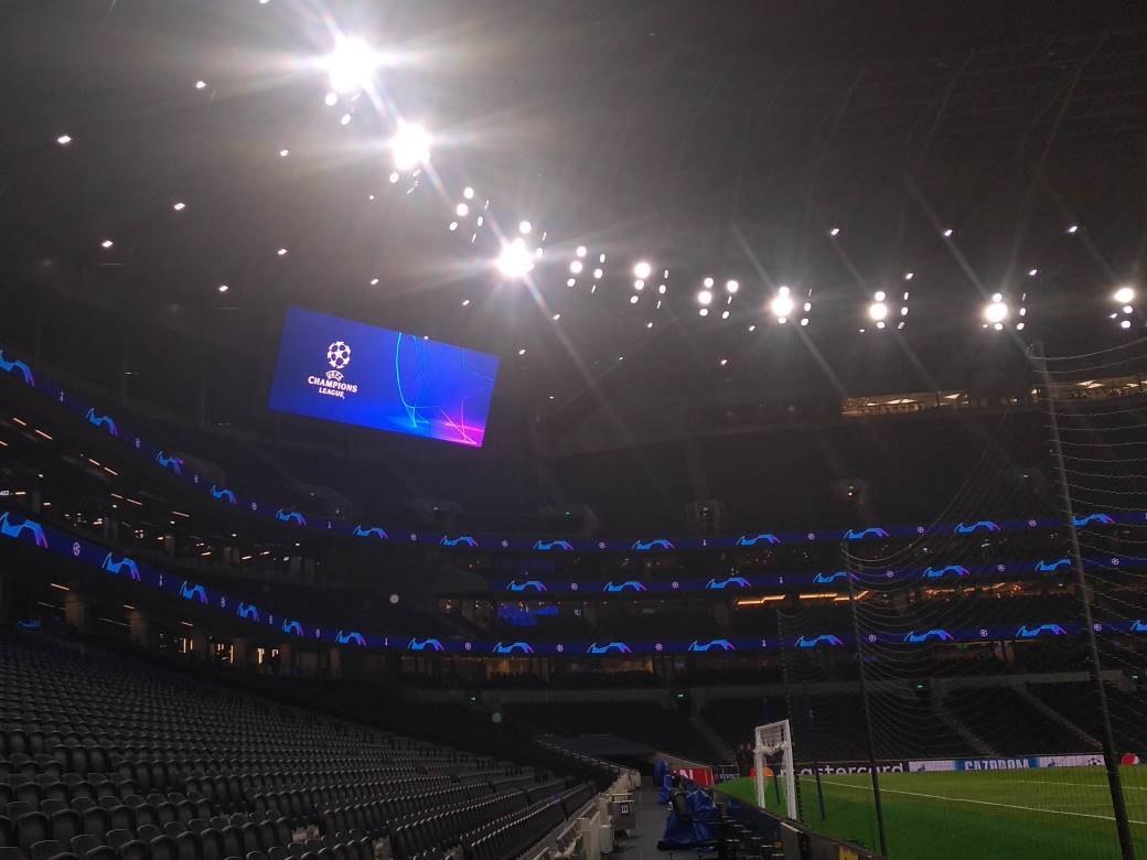 MONDO na stadionu Totenhema (VIDEO, FOTO)