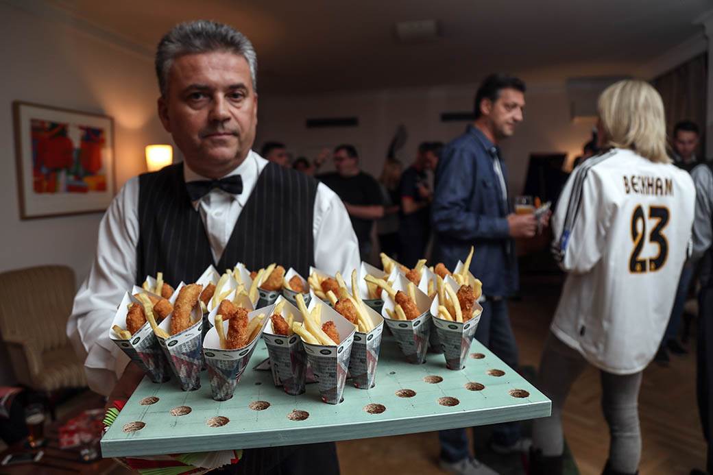 U slavu ostrvskog i srpskog fudbala - Legende srpskog fubala u Britanskoj ambasadi