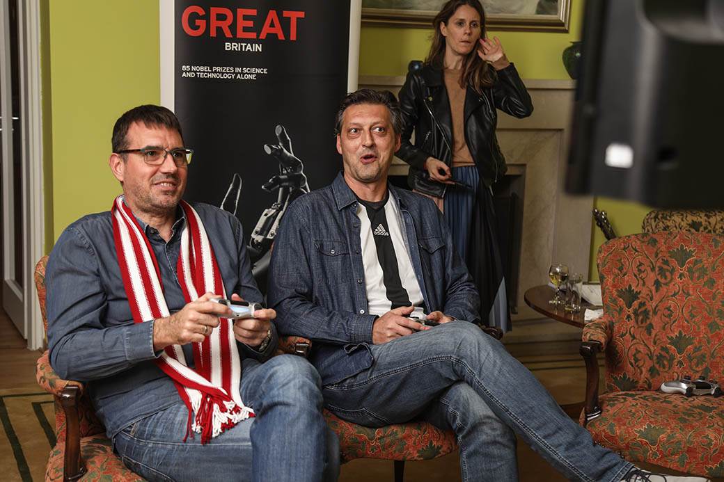 U slavu ostrvskog i srpskog fudbala - Legende srpskog fubala u Britanskoj ambasadi