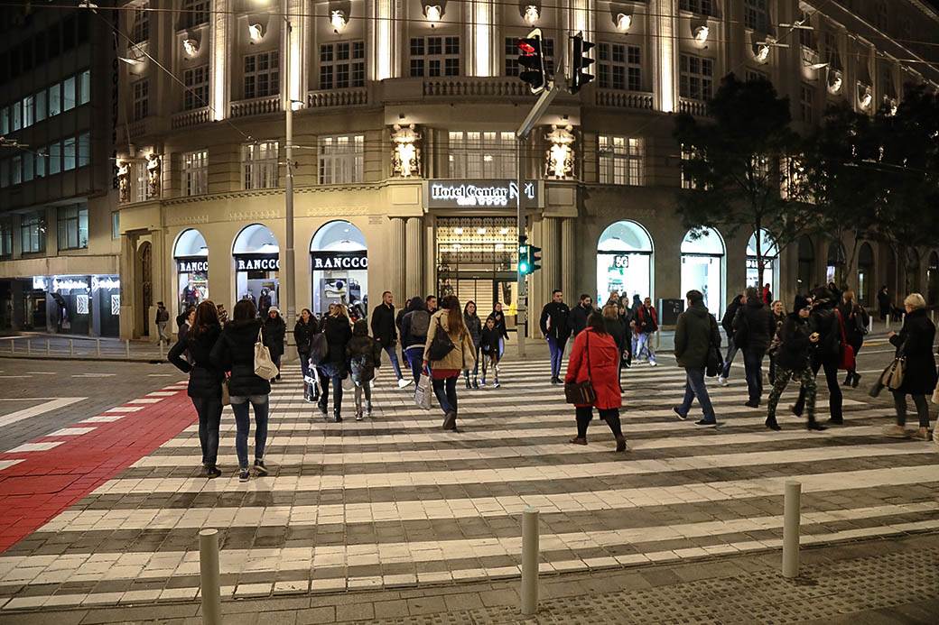 Trg Republike Otvoren za saobraćaj. Kocke su presložene pogledajte kako sada izgleda FOTOGRAFIJE