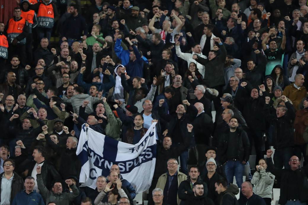 Navijači Totenhema na Marakani protiv Crvene zvezde, fotografije MONDO