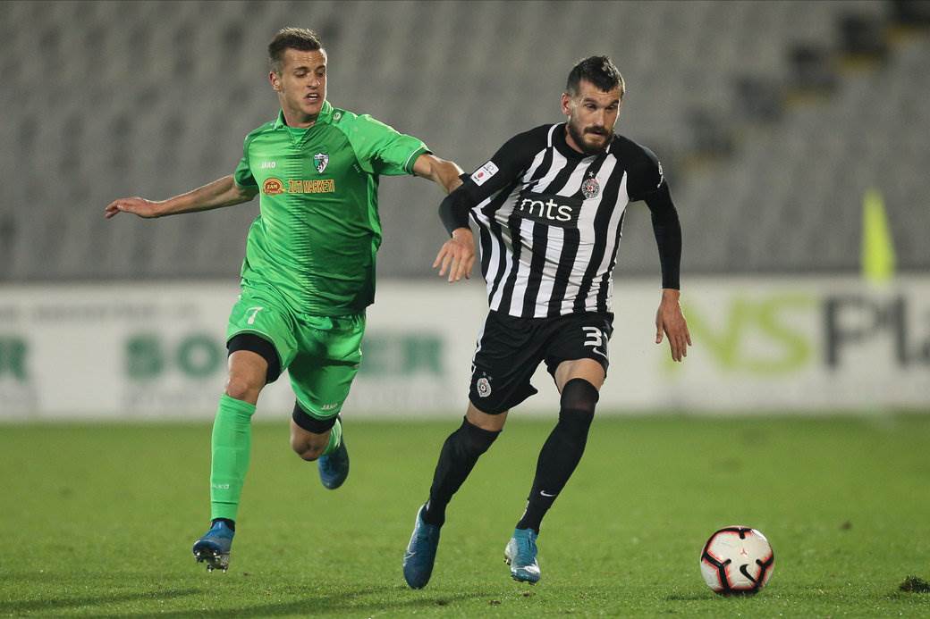 Da li se gasi FK Inđija?