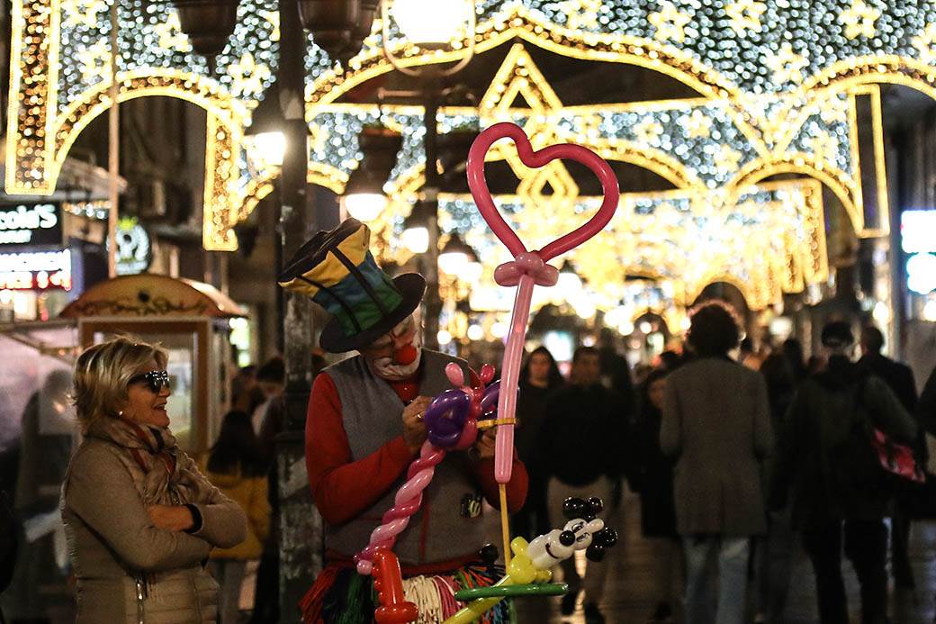 Novogodišnja rasveta uključena u Beogradu