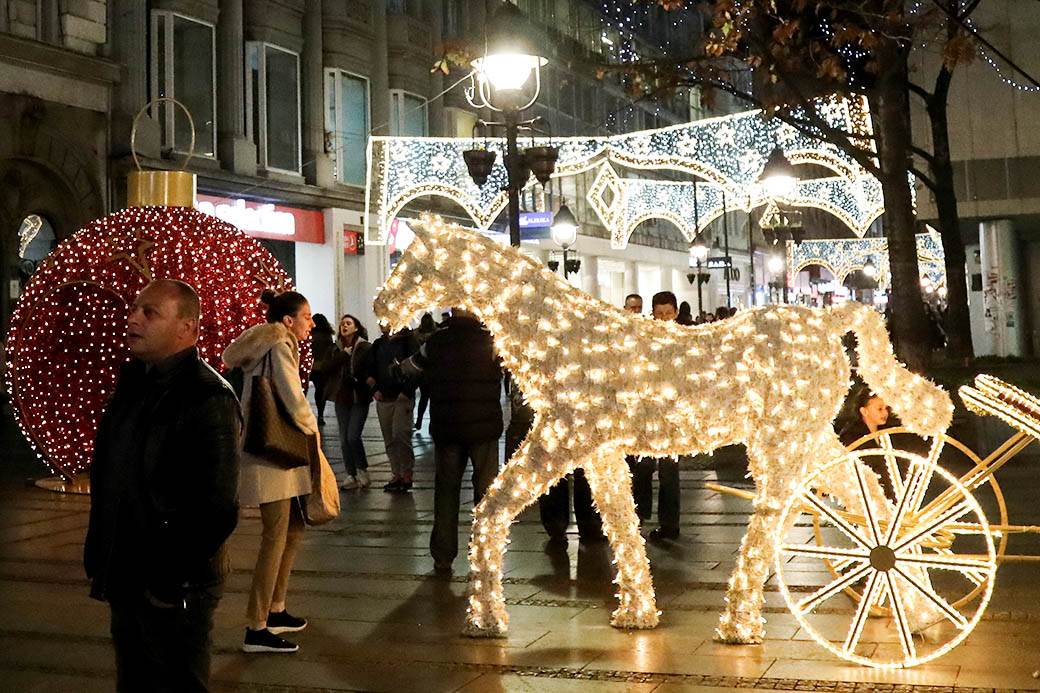 Novogodišnja rasveta uključena u Beogradu