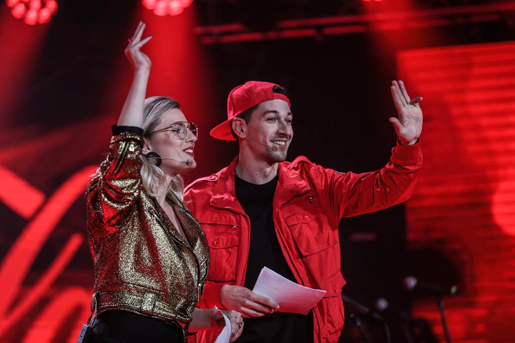 Sara Jo tverkuje na bini: Discovered by Coke FINALE! FOTOGRAFIJE