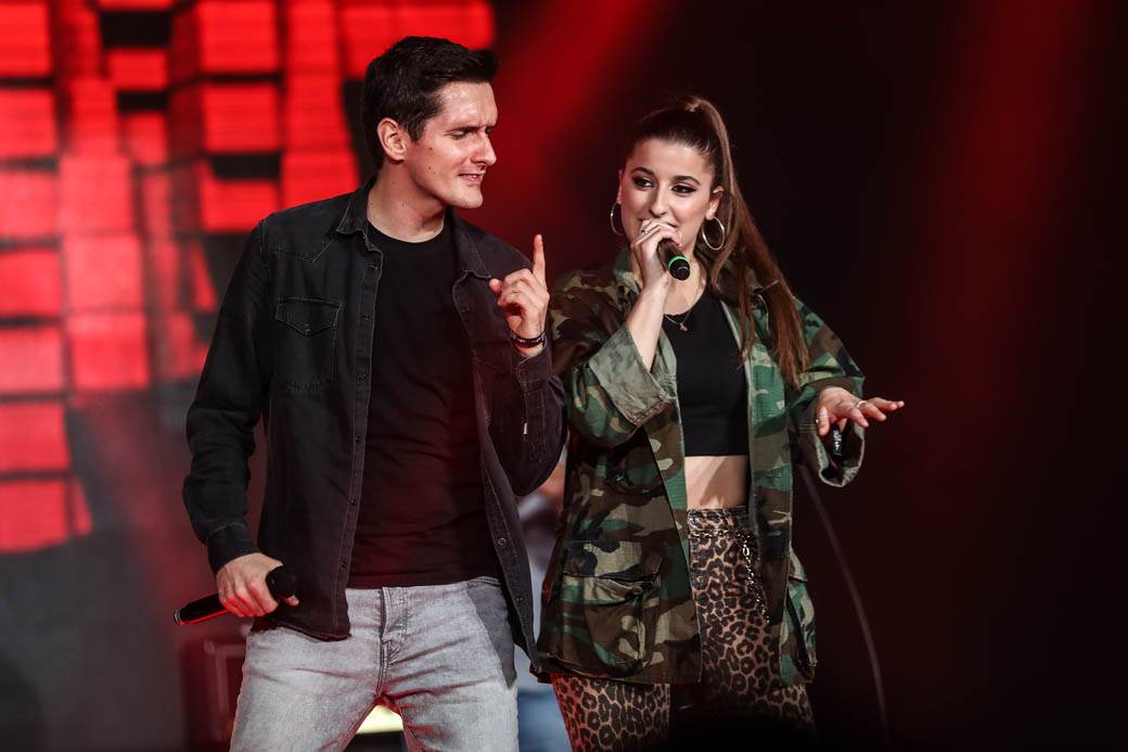 Sara Jo tverkuje na bini: Discovered by Coke FINALE! FOTOGRAFIJE