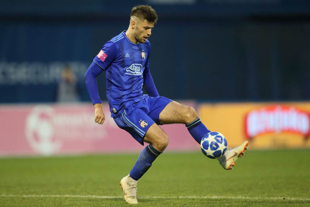 Bruno Petković odgovarao na pitanje da li su ga tukli kamatari