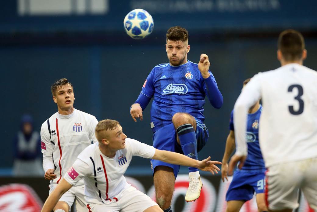 Bruno Petković odgovarao na pitanje da li su ga tukli kamatari