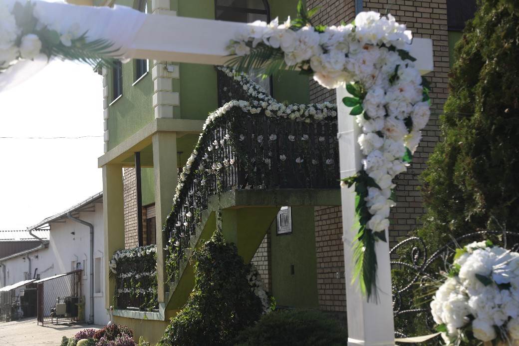 Kolika je razlika u godinama između Bogdane i Veljka Ražnatovića?