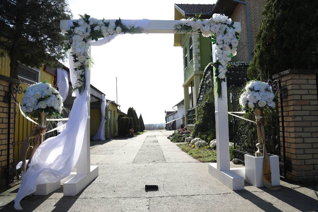 Kolika je razlika u godinama između Bogdane i Veljka Ražnatovića?