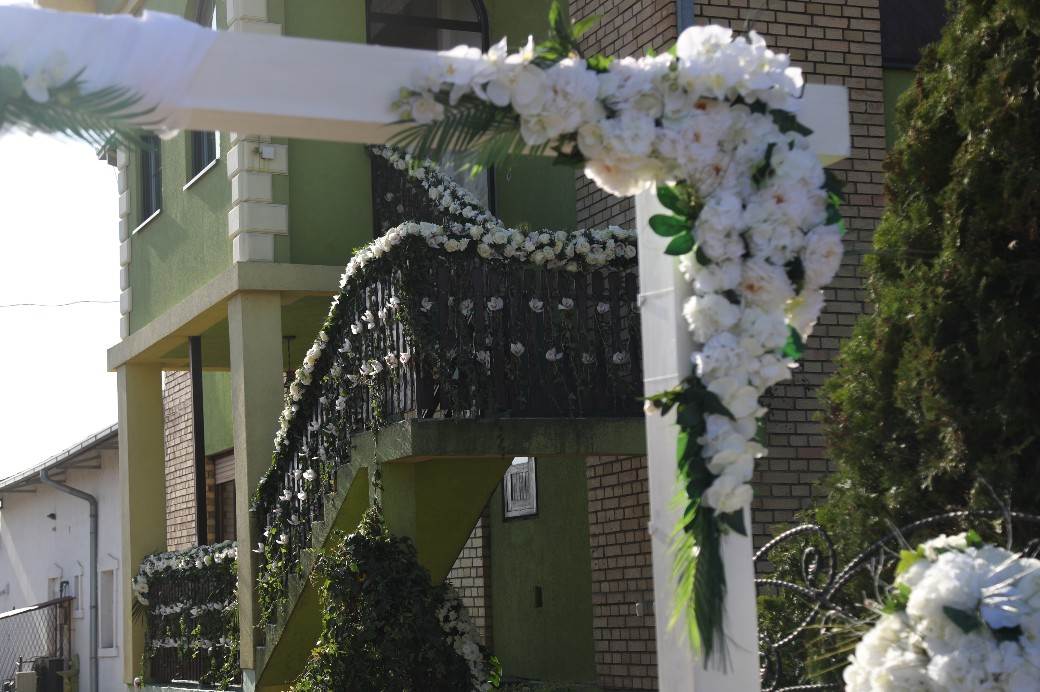 Kolika je razlika u godinama između Bogdane i Veljka Ražnatovića?