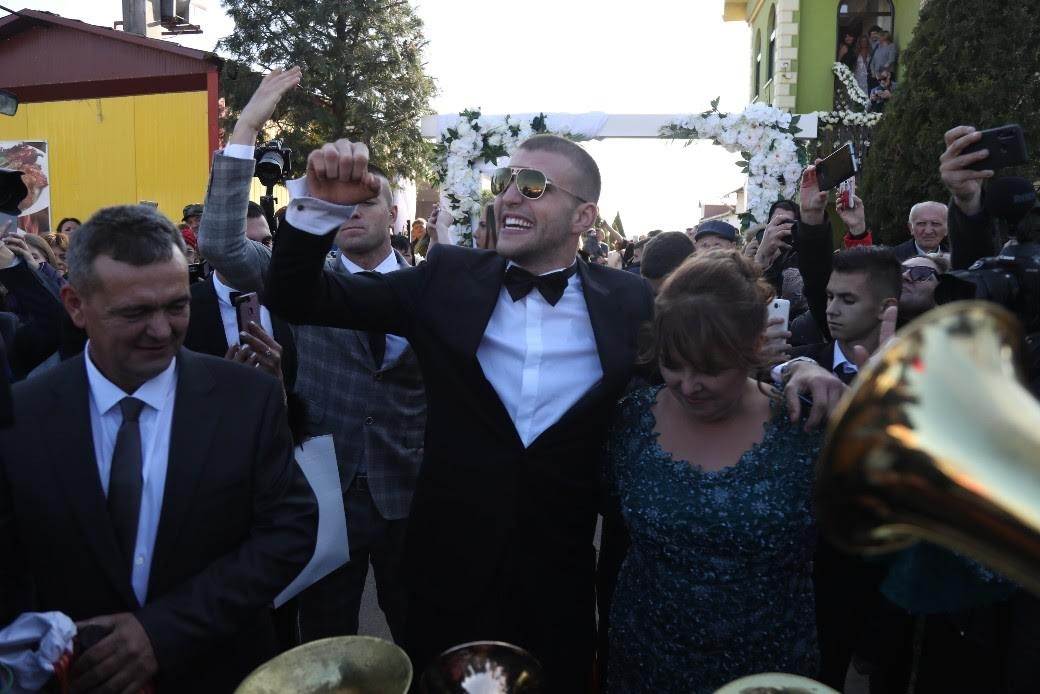 Kolika je razlika u godinama između Bogdane i Veljka Ražnatovića?