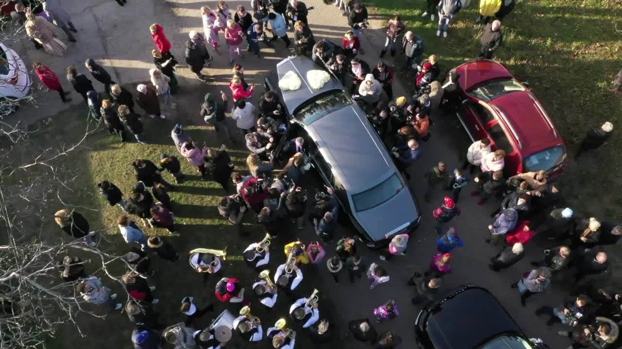 Kolika je razlika u godinama između Bogdane i Veljka Ražnatovića?