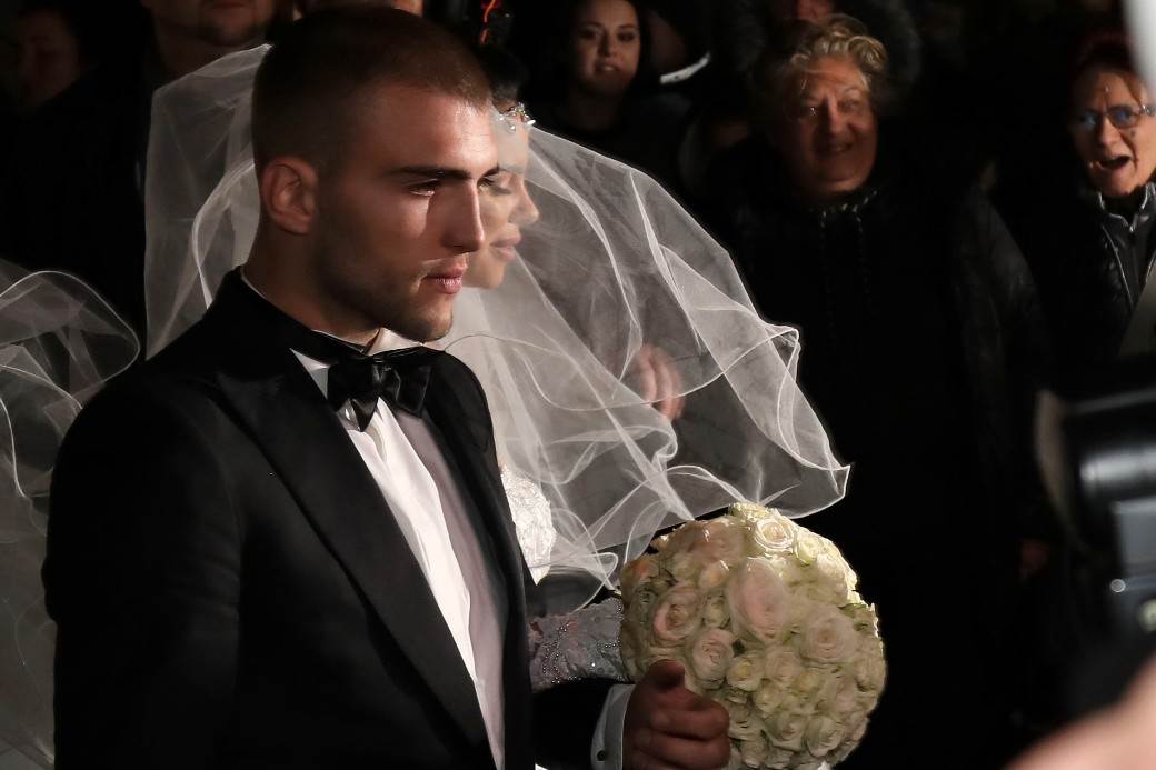 UŽIVO svadba Veljko RažnatovićVeljko i Bogdana svadba -Ženi se Veljko Ražnatović