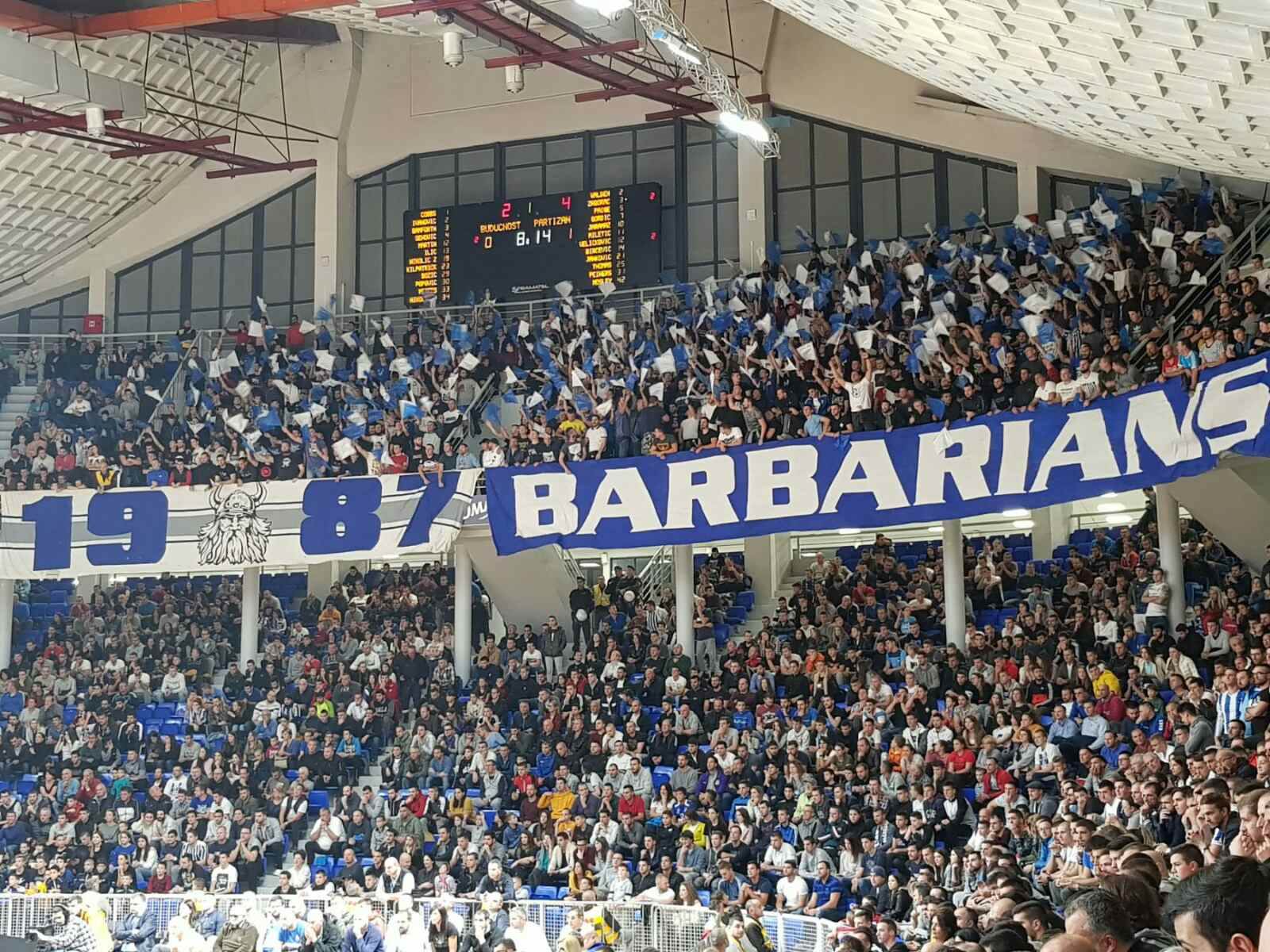 Navijači Varvari napali košarkaše Budućnosti