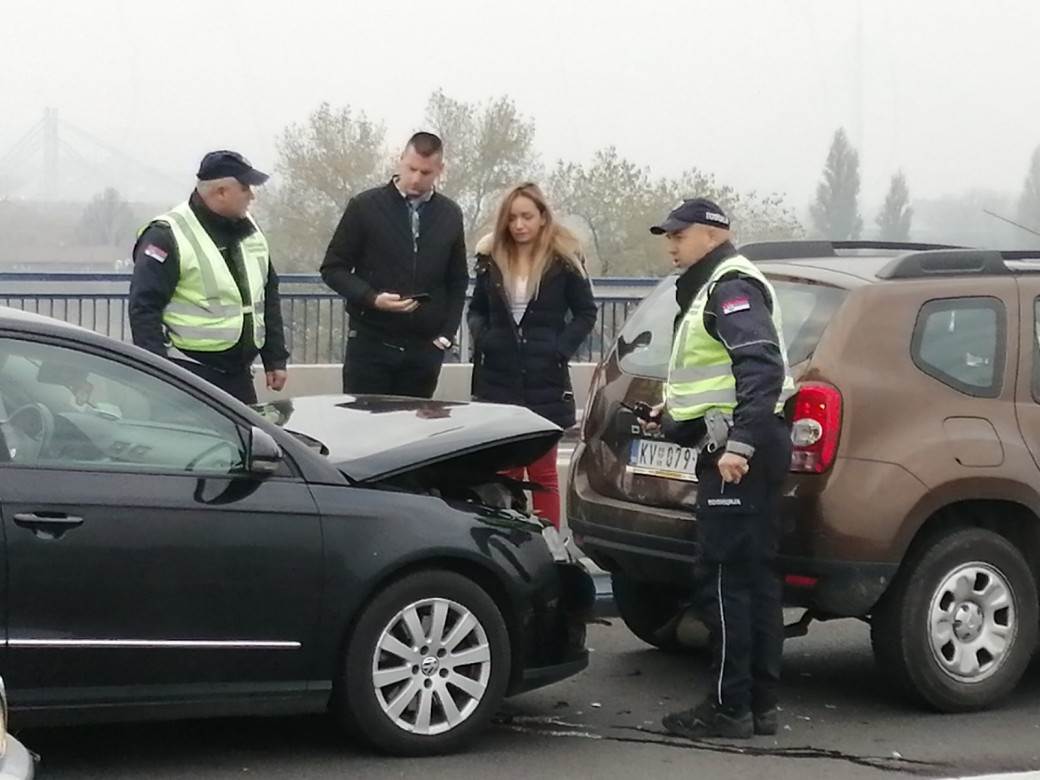 Lančani sudar na Brankovom mostu