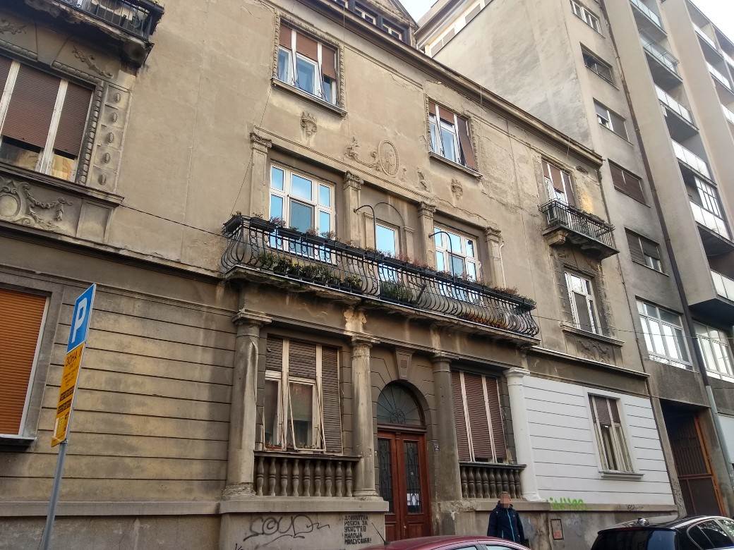 Beograd - Fasada - Cara Uroša