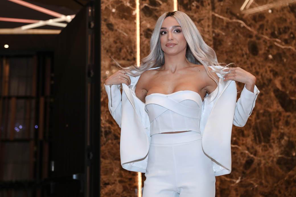 Edita Aradinović pokazala novu tetovažu pred nastup za Novu godinu FOTOGRAFIJE