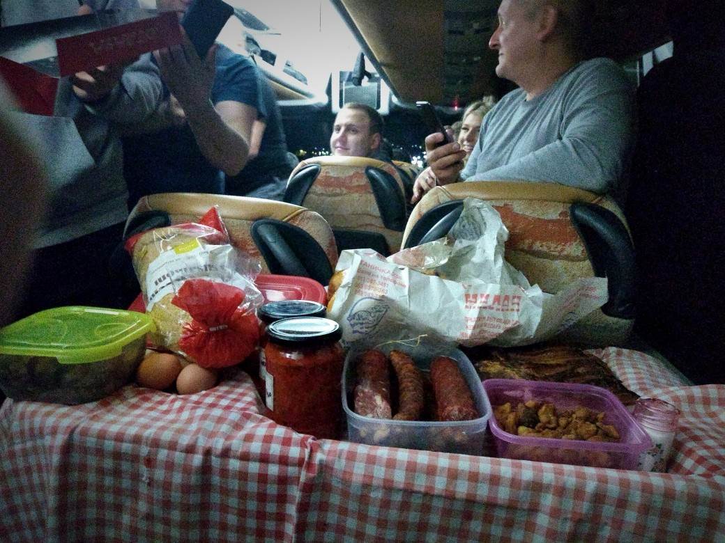 Put za Atina na meč Olimpijakos - Crvena zvezda, Liga šampiona, autobus hrana FOTO