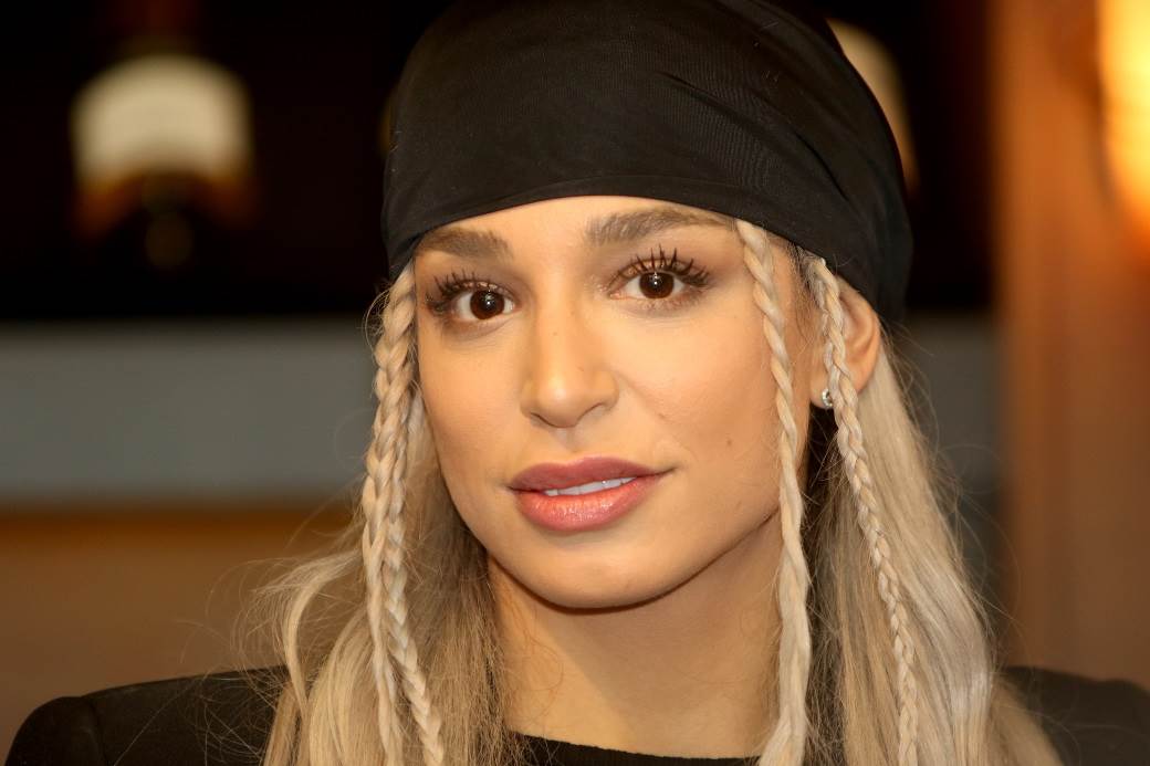 Edita Aradinović za Mondo o bivšem dečku, udvaračima i da li se kaje zbog operacije grudi