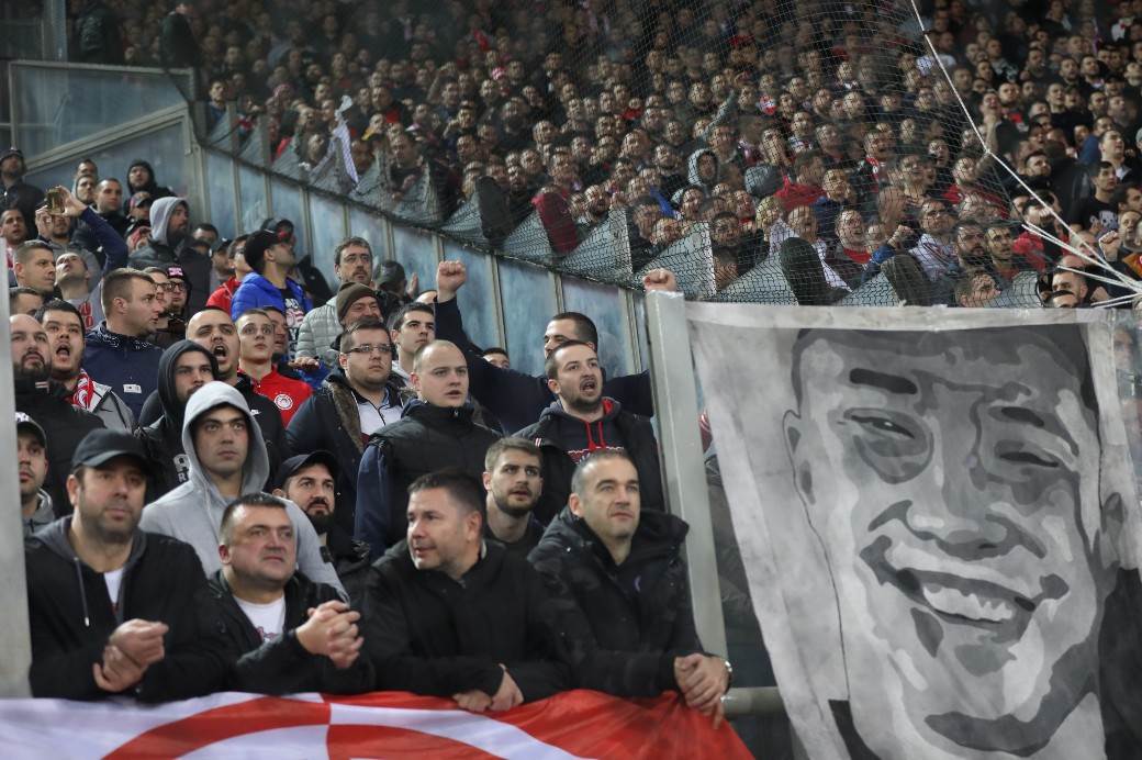 Olimpijakos - Zvezda UŽIVO: Fotografije koreografija Gate 7 i Delije FOTO