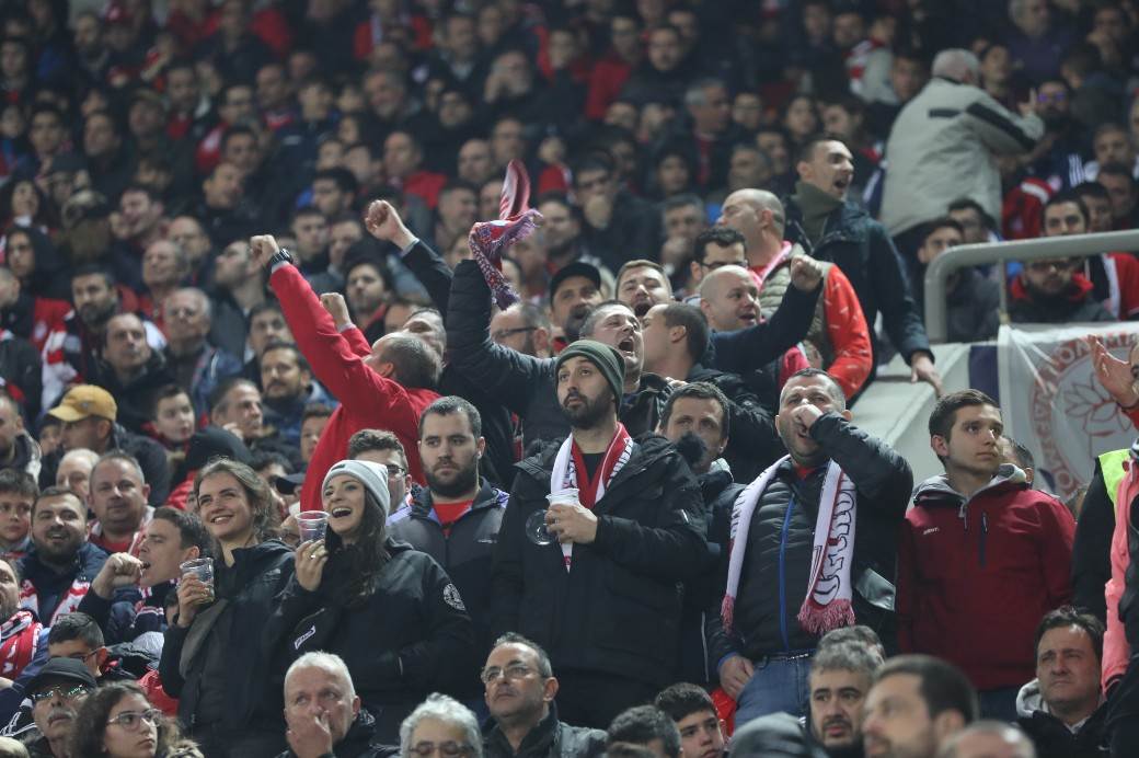 Olimpijakos - Zvezda UŽIVO: Fotografije koreografija Gate 7 i Delije FOTO