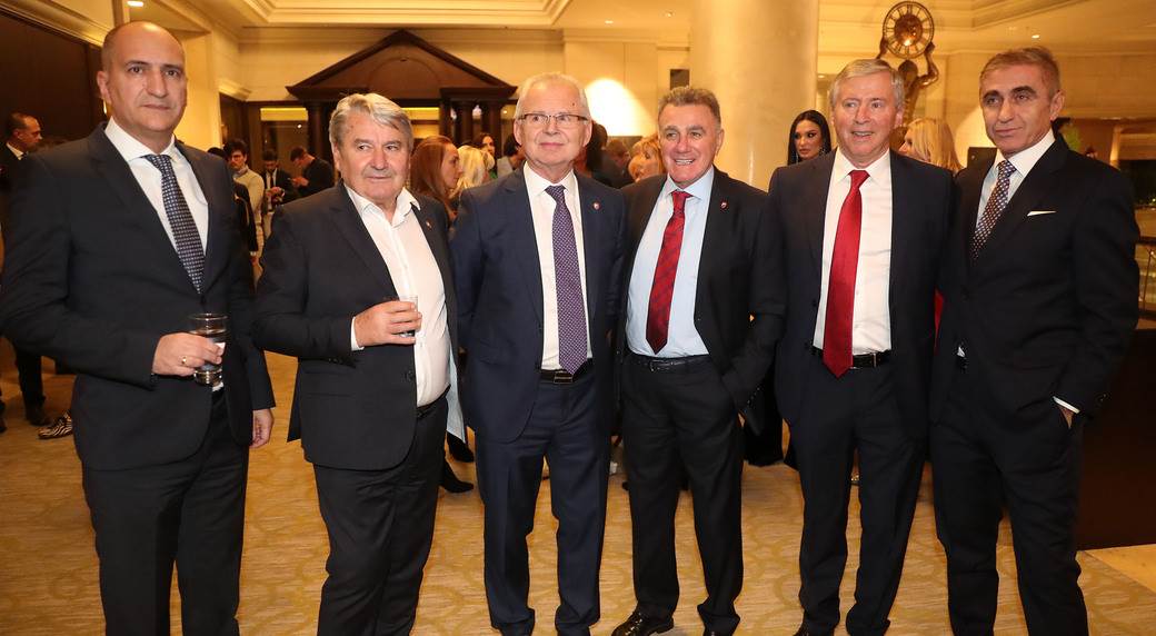 Vladan Milojević ostaje trener Crvena zvezda: Idemo dalje