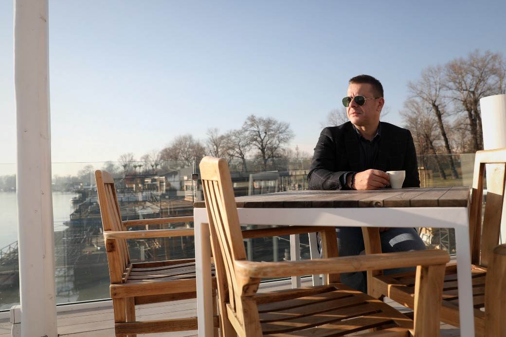 Vlado Georgiev o Zemlji kao ravnoj ploči