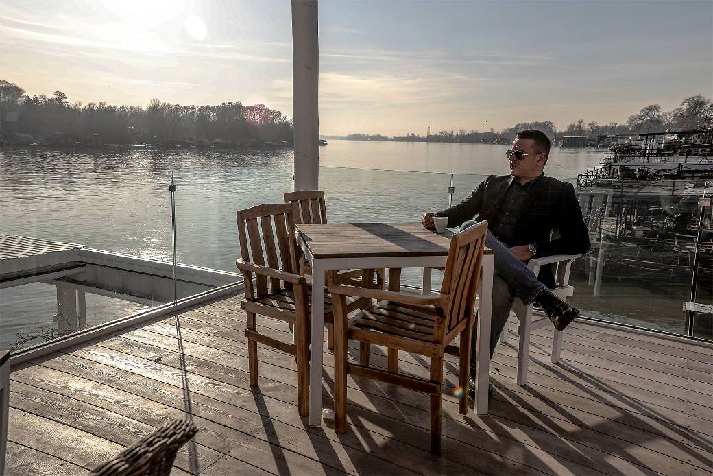 Vlado Georgiev o Zemlji kao ravnoj ploči