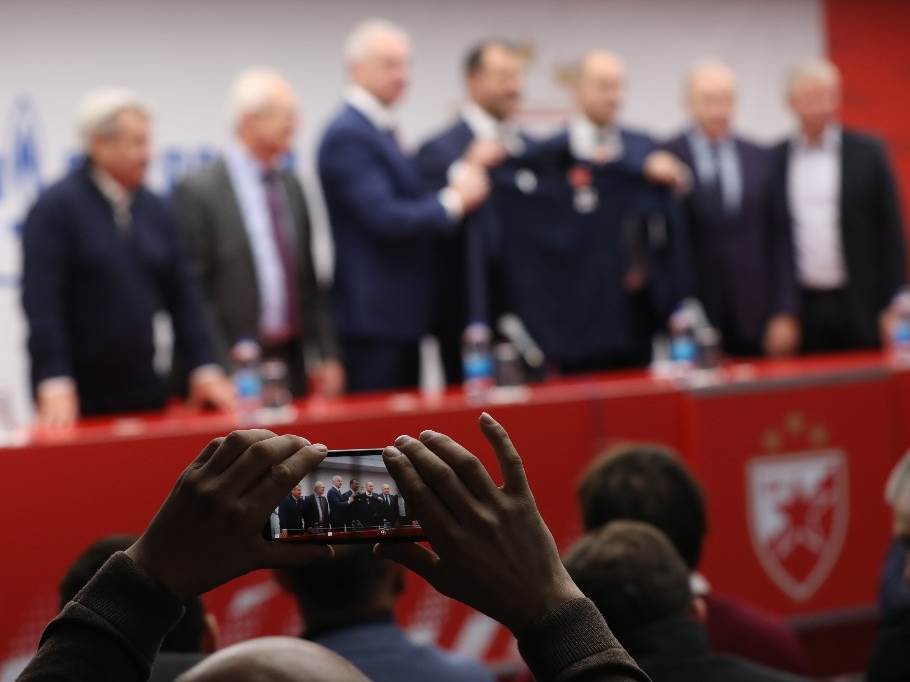UŽIVO Dejan Stanković trener Crvena zvezda fotografije Stefan Stojanović sportske vesti