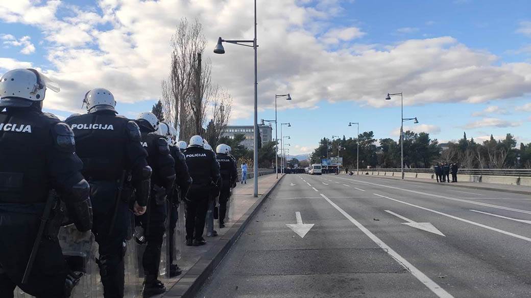 Zakon o slobodi veroispovesti u Crnoj Gori Amfilohije protiv sastanak Amfilohija i premijera 