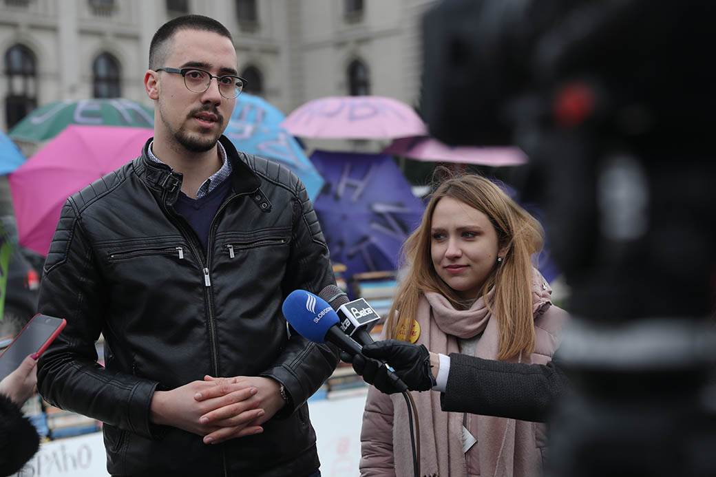 Rijaliti protest ispred Skupštine