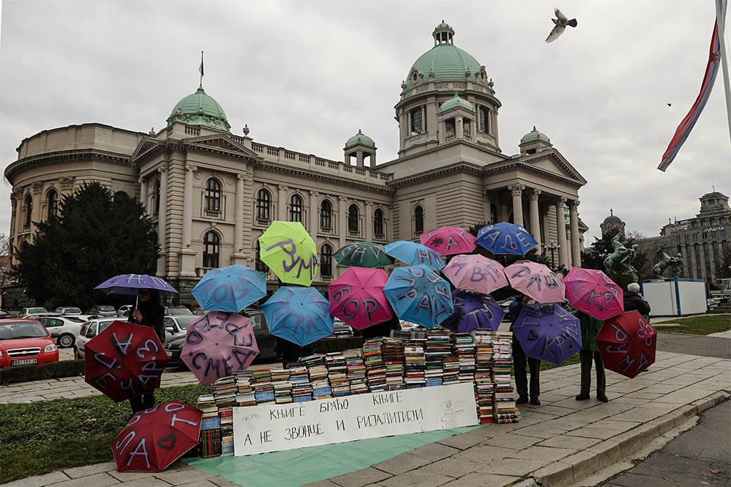 Rijaliti protest ispred Skupštine