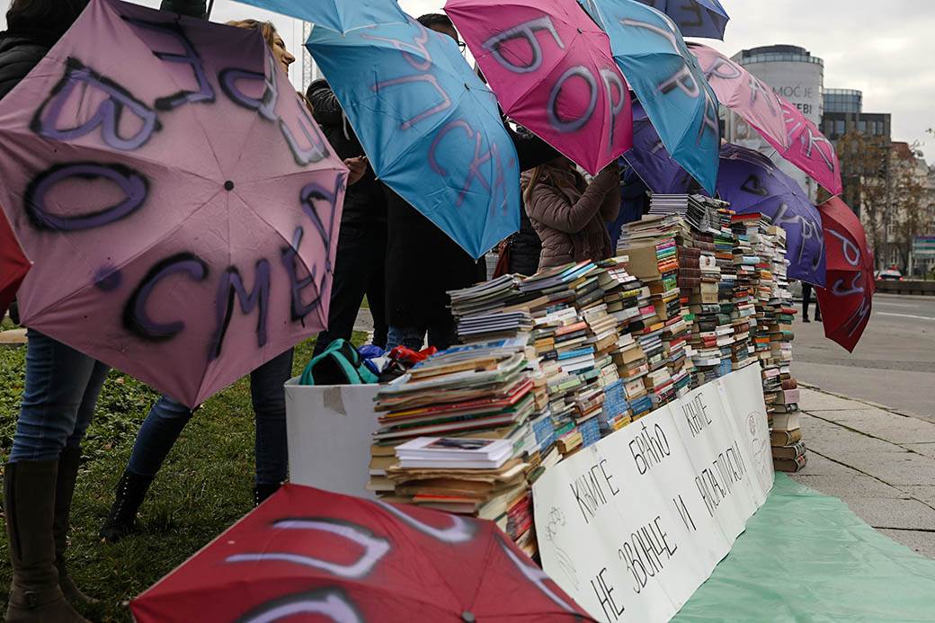 Rijaliti protest ispred Skupštine