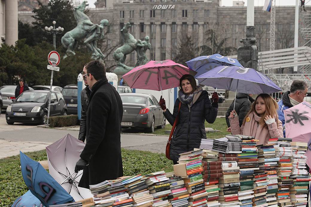 Rijaliti protest ispred Skupštine