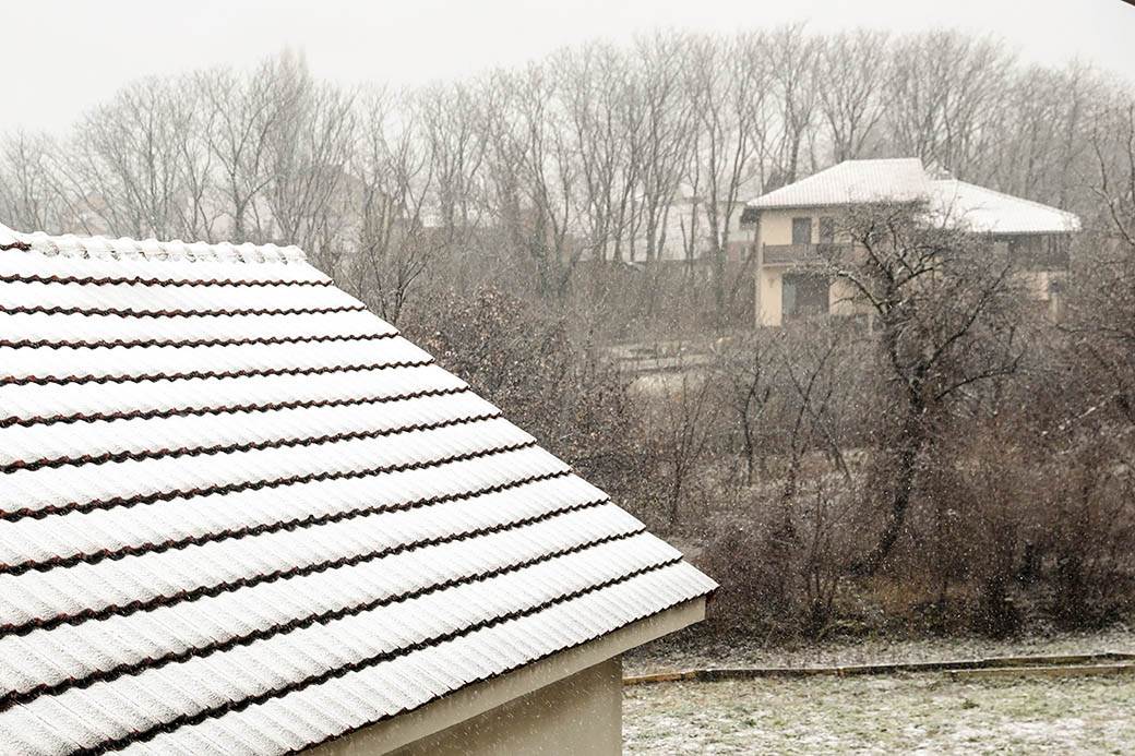 Sneg u Srbiji pada- na planinama i do 10 cm