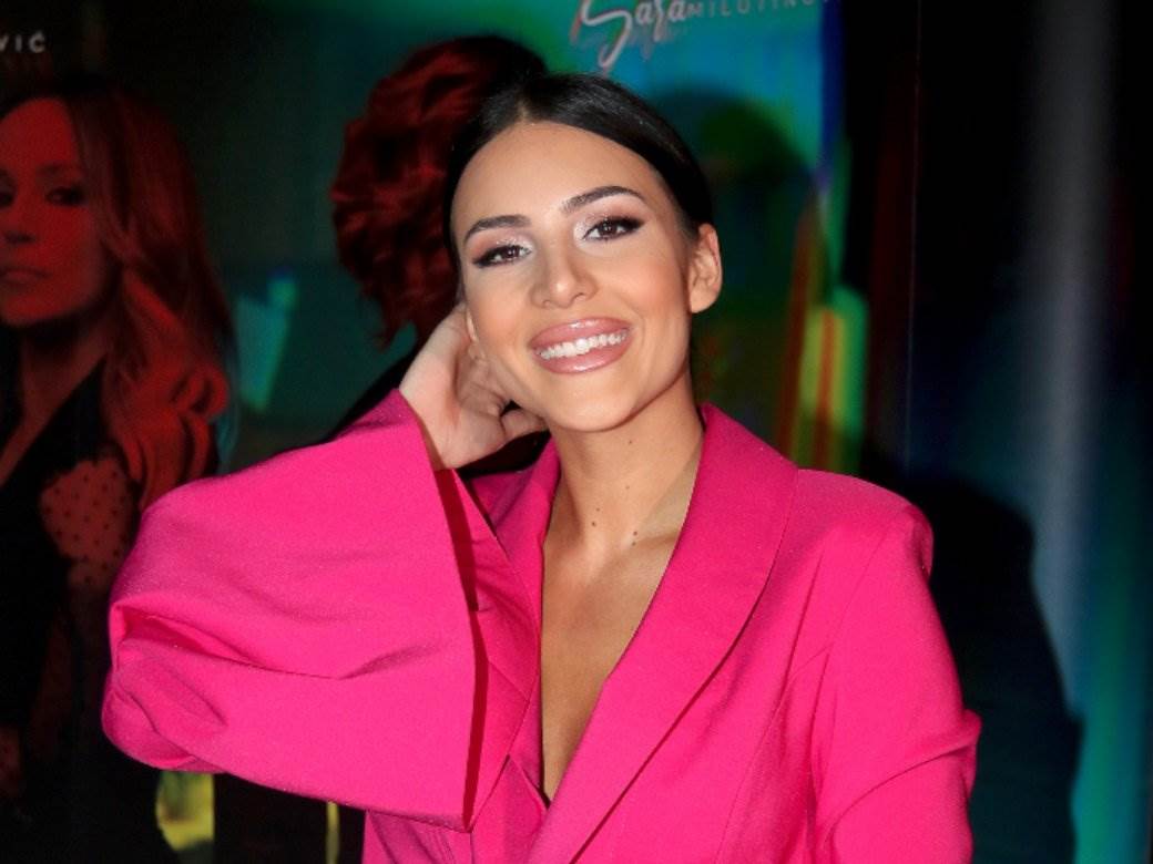 Pevačice slike u kupaćim kostimima