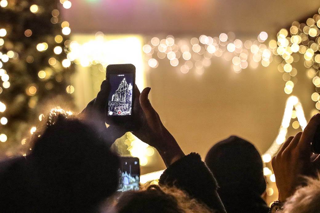 Najlepše ukrašena kuća u Gostivarskoj ulici u Beogradu zasijala punim sjajem FOTOGRAFIJE