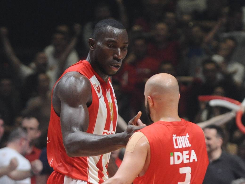 Snimak Majkl Odžo u svlačionici FSU VIDEO: Trener Bobby Suarez podelio uspomenu na Twitter profilu